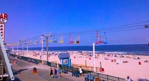 Bed sheets - Buoy16 Motel (Seaside Heights)