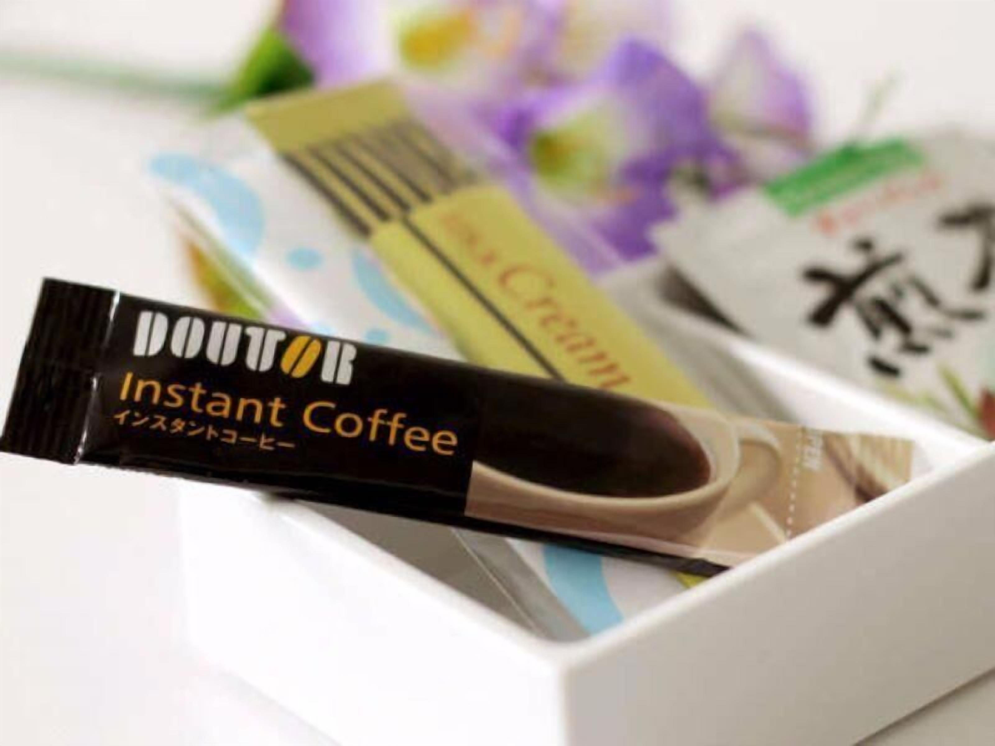 Bathroom amenities | Combined shower/tub, free toiletries, hair dryer, slippers