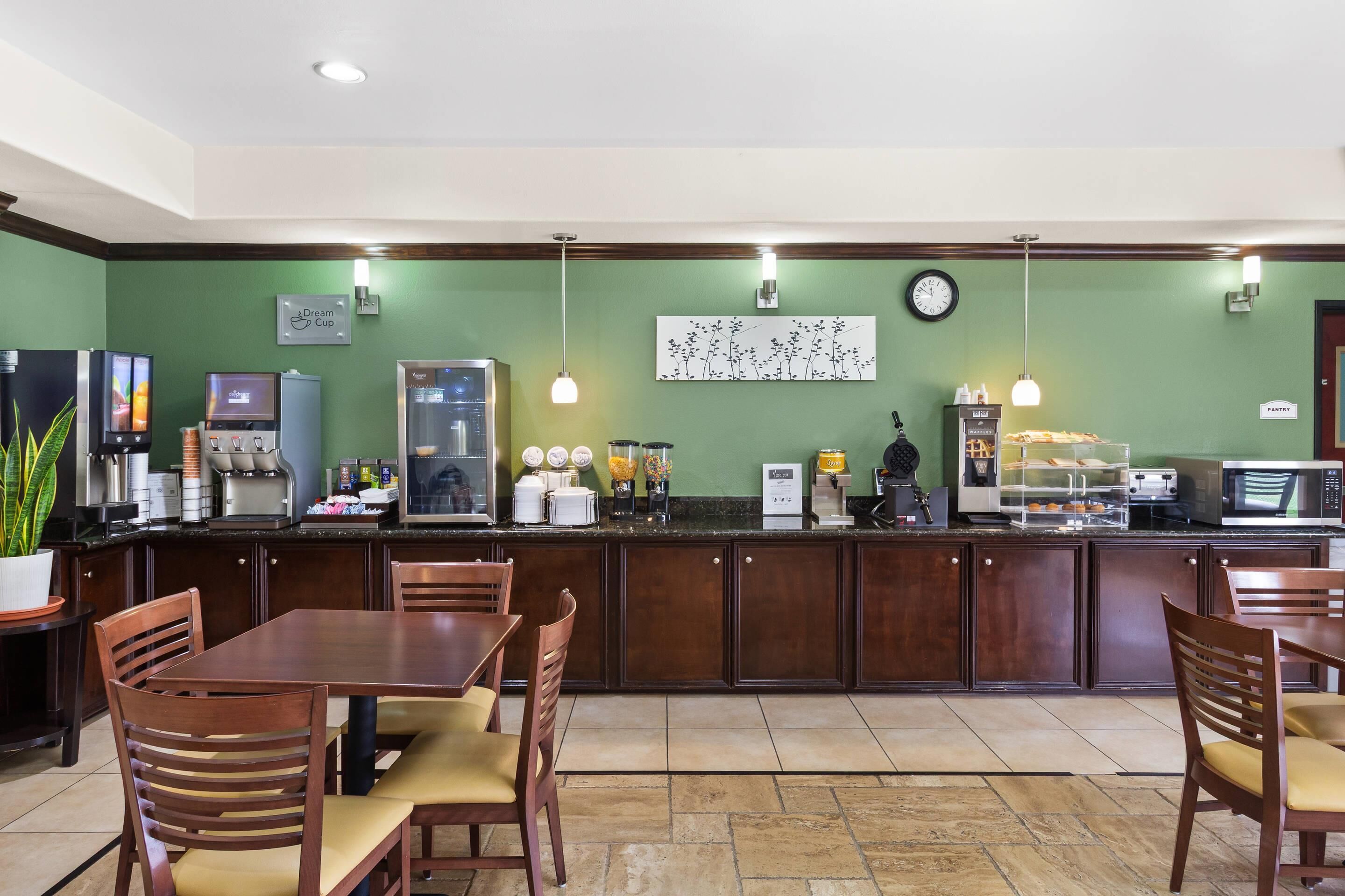 free daily continental breakfast