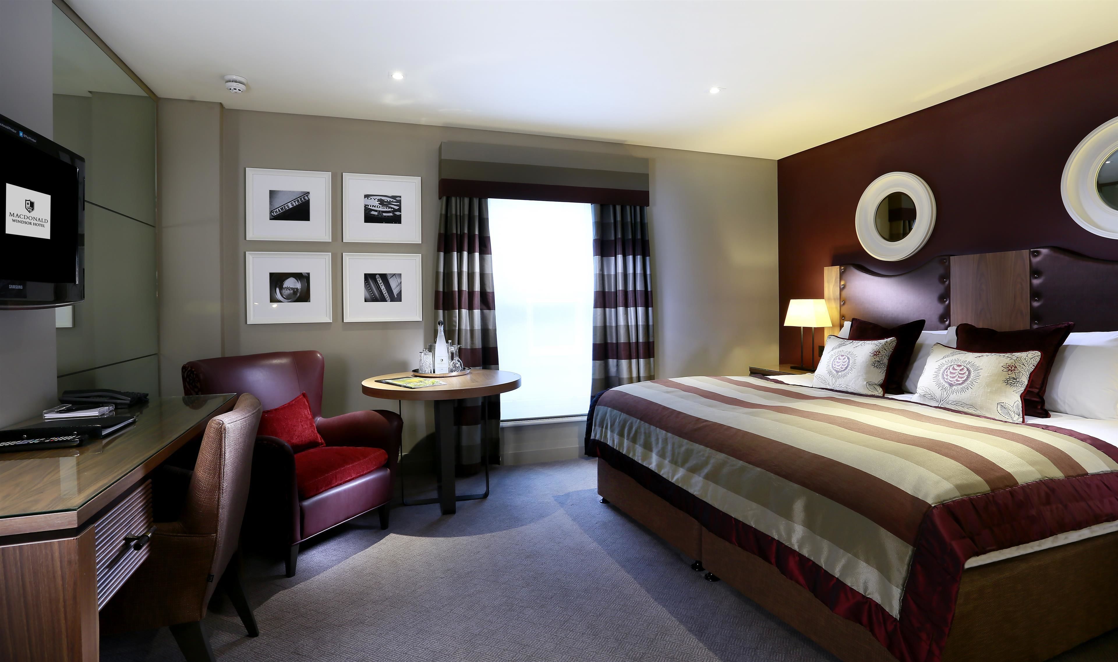 egyptian cotton sheets, premium bedding, minibar, in-room safe