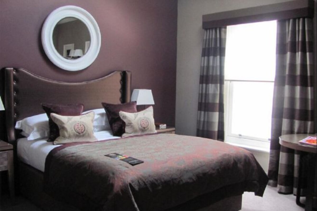 Sábanas de algodón egipcio, ropa de cama de alta calidad y minibar 