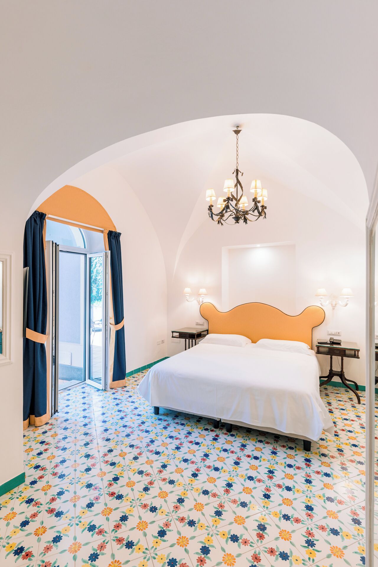 superior double or twin room | 1 bedroom, in-room safe, blackout curtains, free wifi