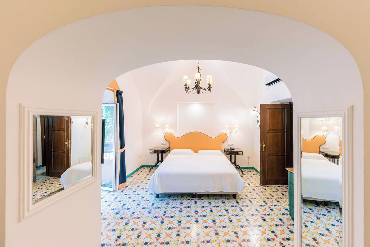 superior double or twin room | 1 bedroom, in-room safe, blackout curtains, free wifi