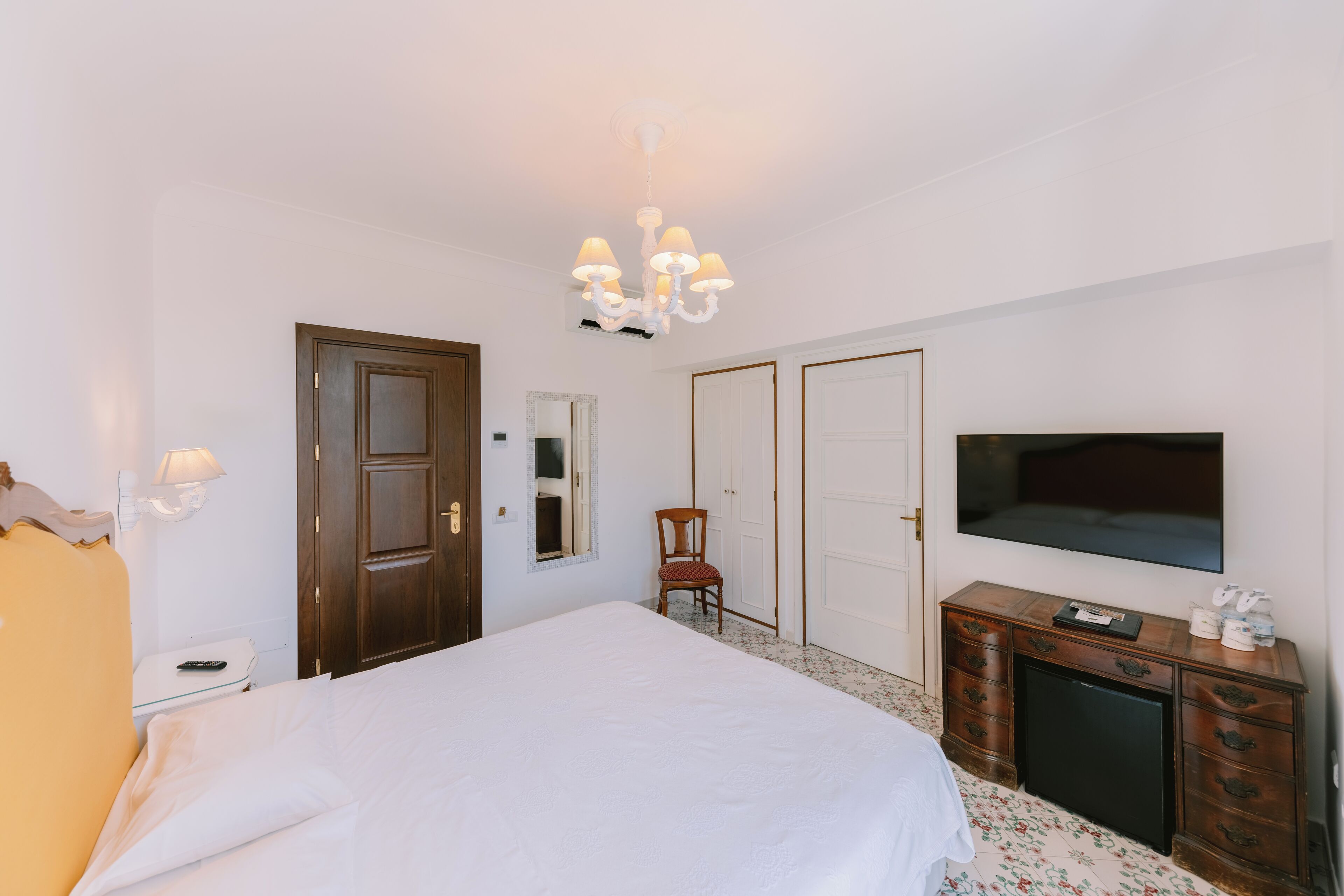 camera basic con letto matrimoniale o 2 letti singoli | 1 bedroom, in-room safe, blackout curtains, free wifi