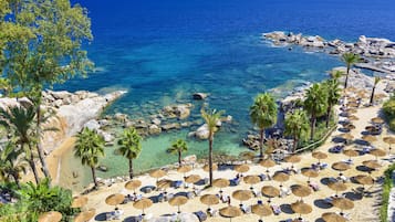Private beach, sun-loungers, beach umbrellas, beach towels