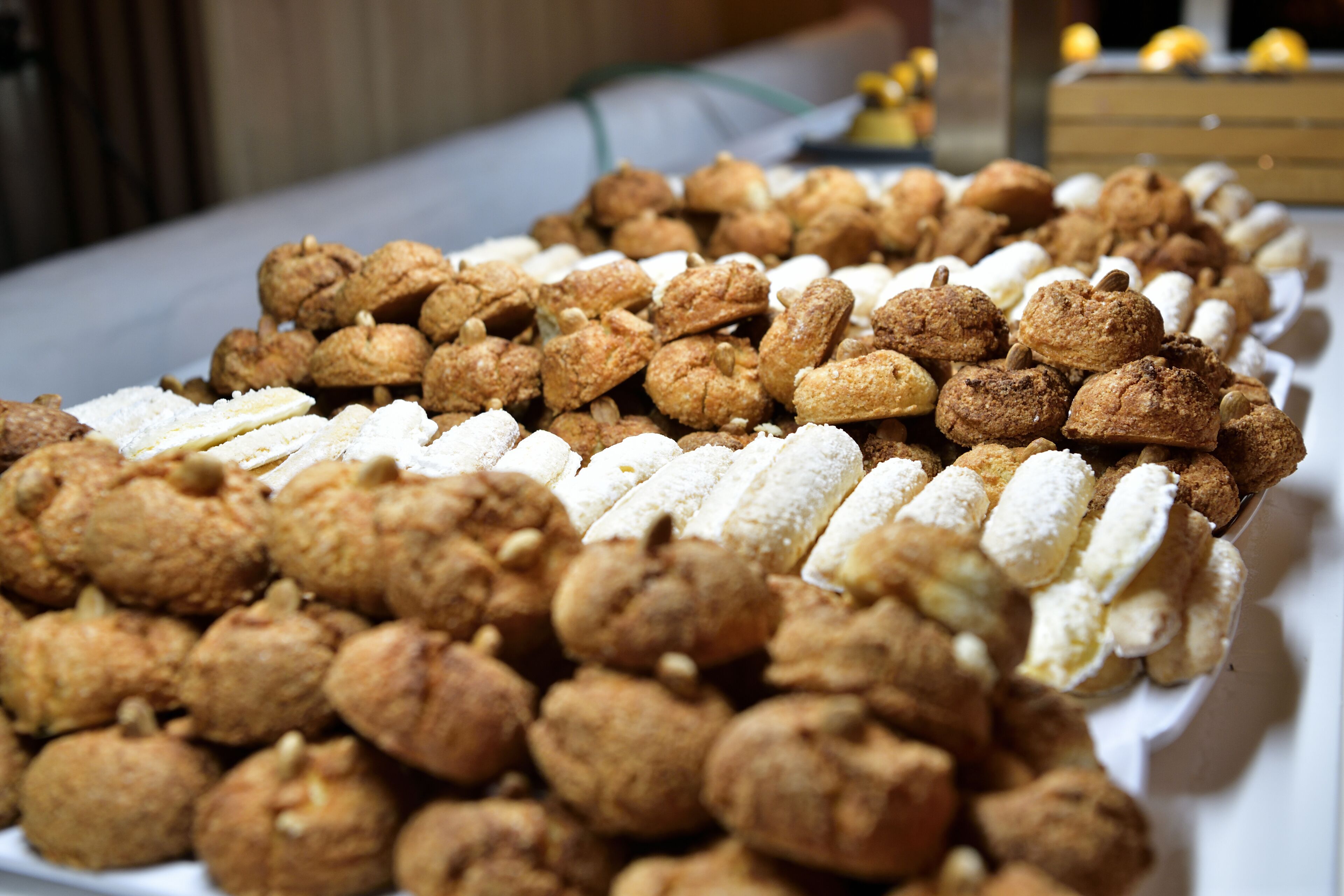 8 restaurants, breakfast, lunch, dinner served; international cuisine