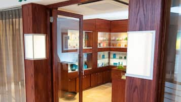 Enter the serene Emerald Spa & Wellness Centre, where a warm welcome awaits.