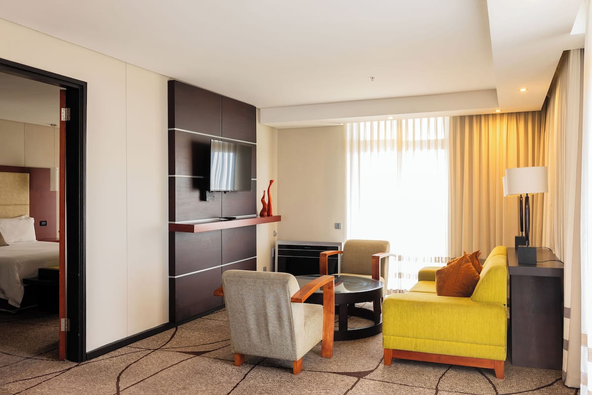 Premier Suite | Living area