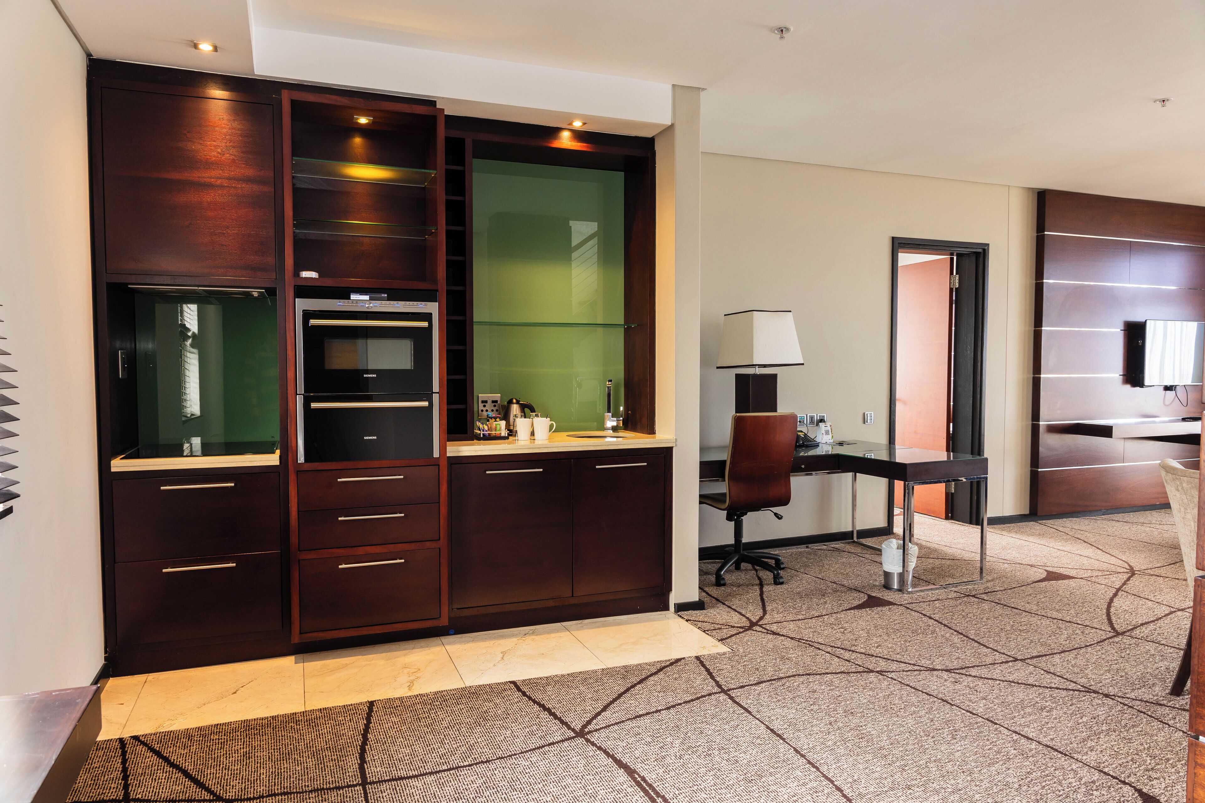 suite, 1 king bed (ambassador) | private kitchen | electric kettle