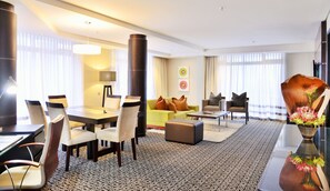 Premium bedding, in-room safe, individually decorated - Premier Hotel East London ICC (East London)