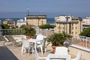Terrace/patio - Hotel Sylvia (Camaiore)