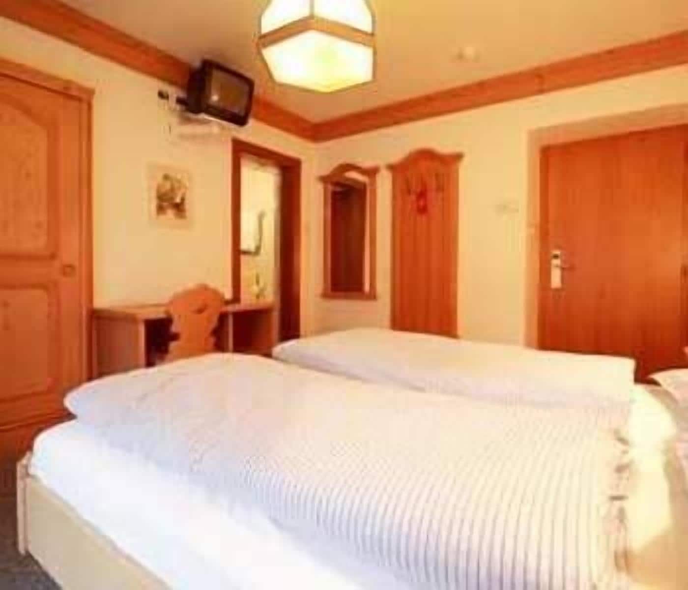 standard double room | in-room safe, blackout curtains, soundproofing, travel cot