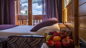 In-room safe, desk, blackout drapes, soundproofing - Hotel Nordic (El Tarter)