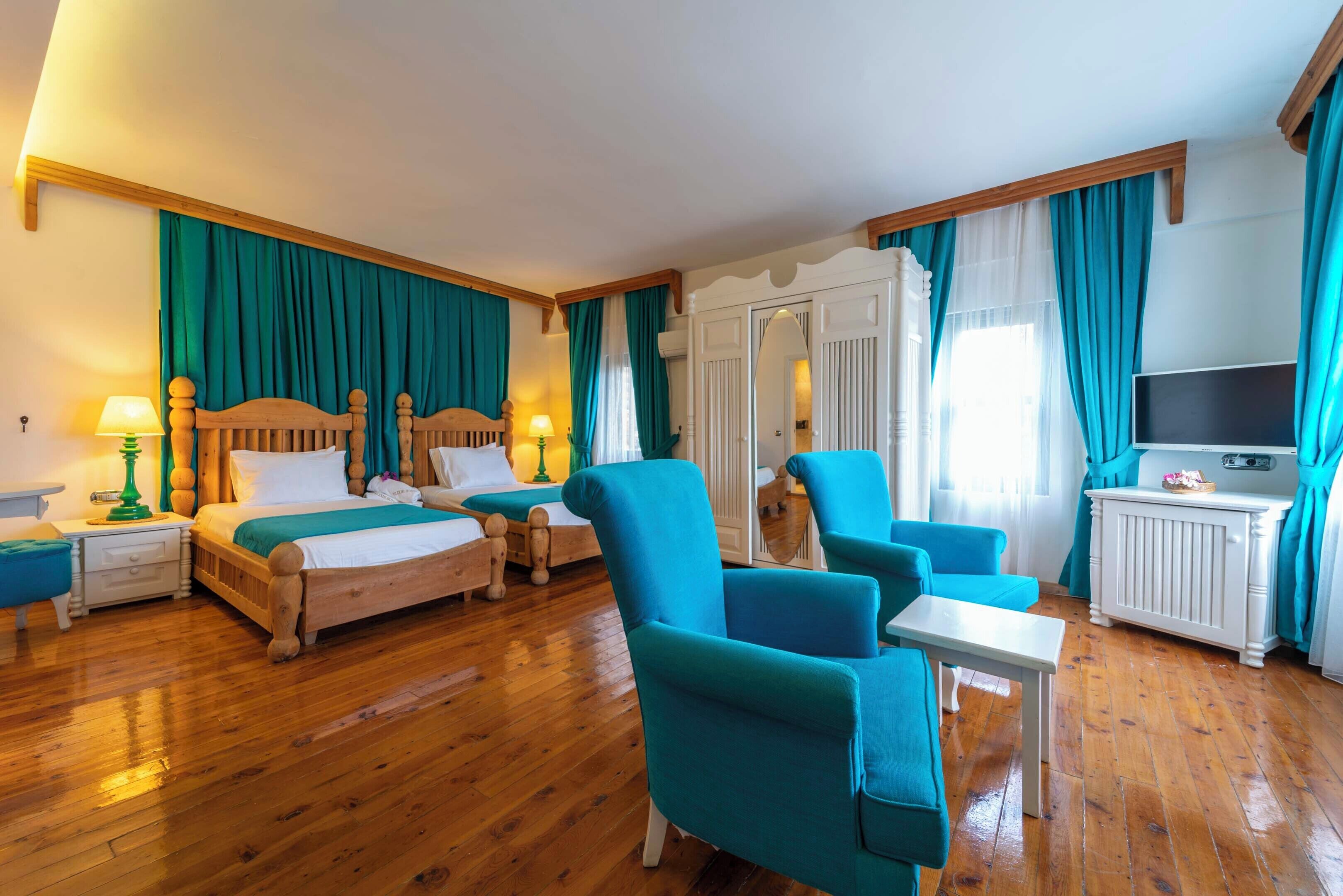 deluxe twin room | 1 bedroom, minibar, free wifi, bed sheets