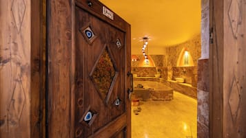 Sauna, Turkish bath/hammam, body treatments, aromatherapy, body scrubs