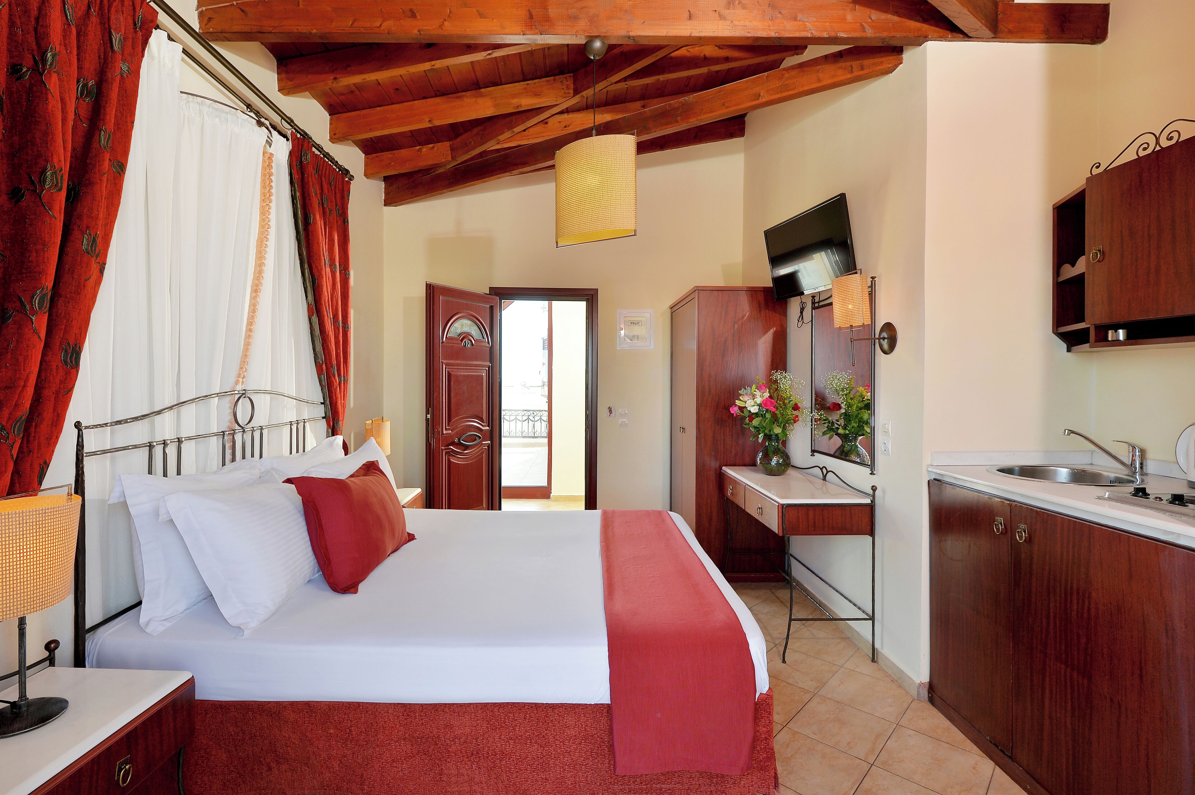 standard room, partial sea view | pillow-top beds, free wifi, bed sheets