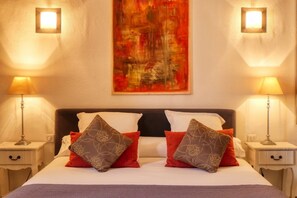 Free cots/infant beds, free WiFi, bed sheets