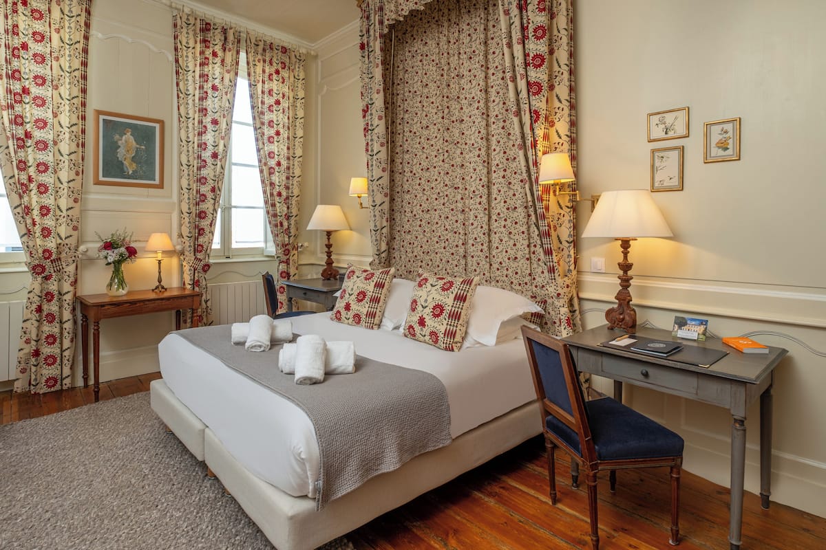 Chambre Double Prestige | Literie de qualité supérieure, coffres-forts dans les chambres, bureau