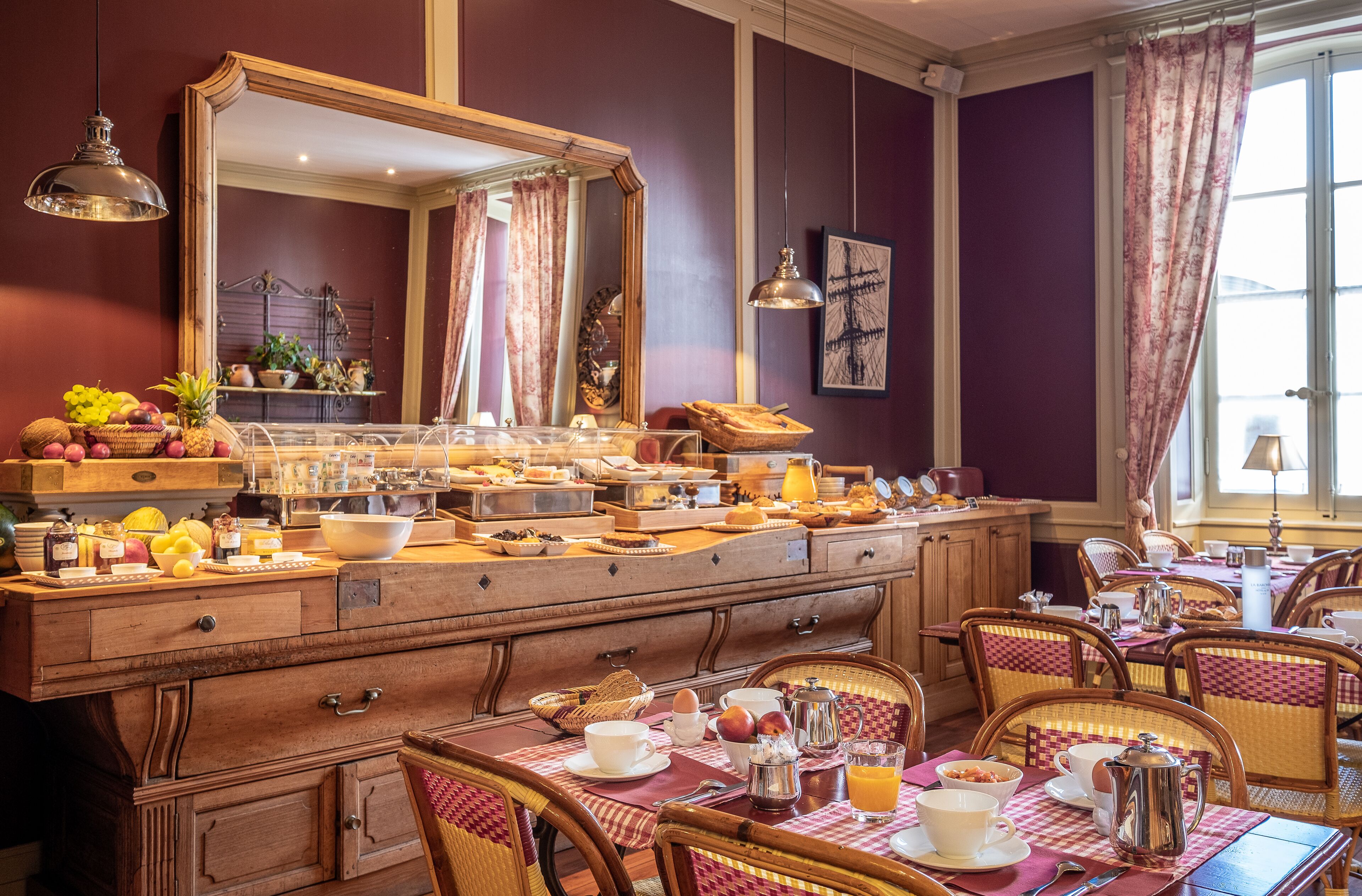 daily cooked-to-order breakfast (eur 26 per person)