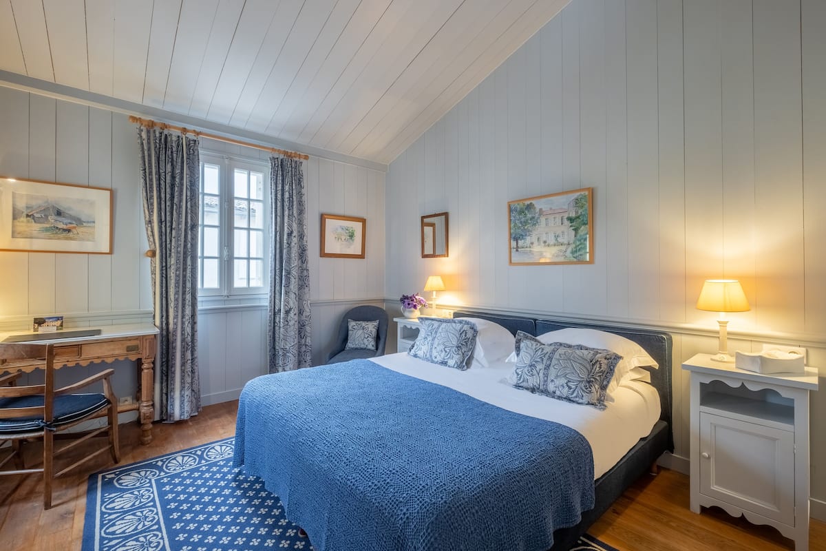 Comfort-Doppelzimmer | Hochwertige Bettwaren, Zimmersafe, individuell dekoriert