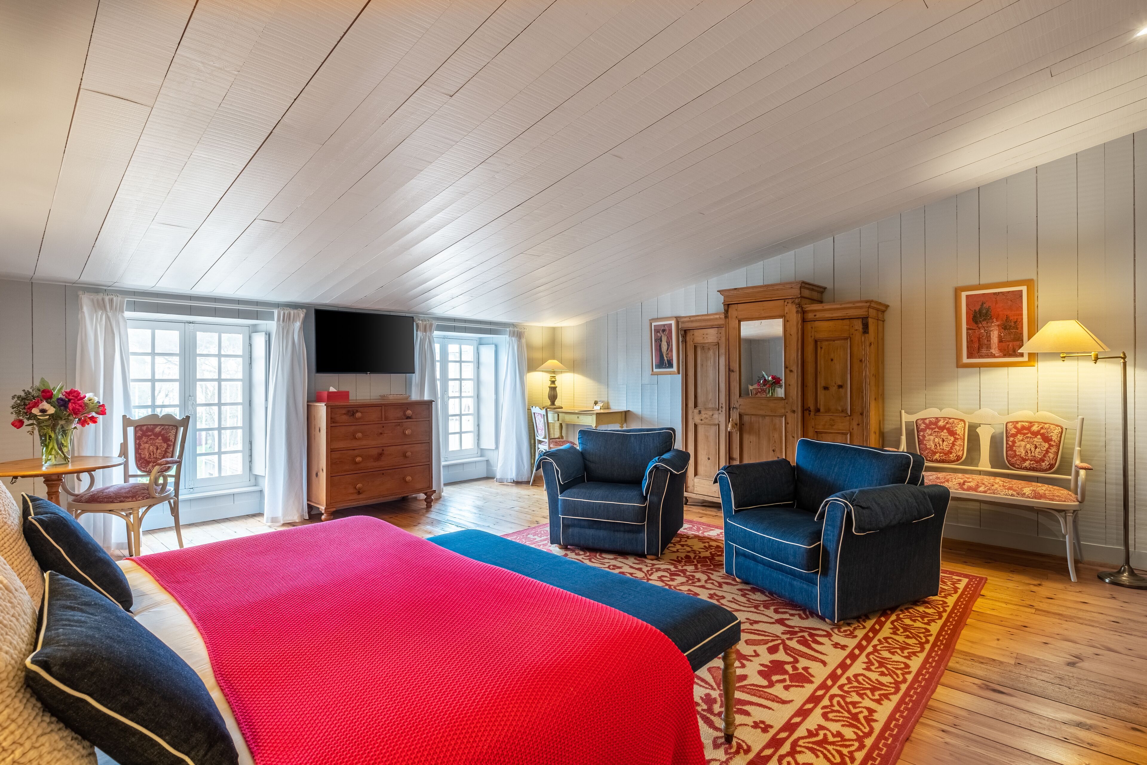 Luksus-dobbeltrom | Sengetøy av topp kvalitet, safe på rommet og individuelt dekorert