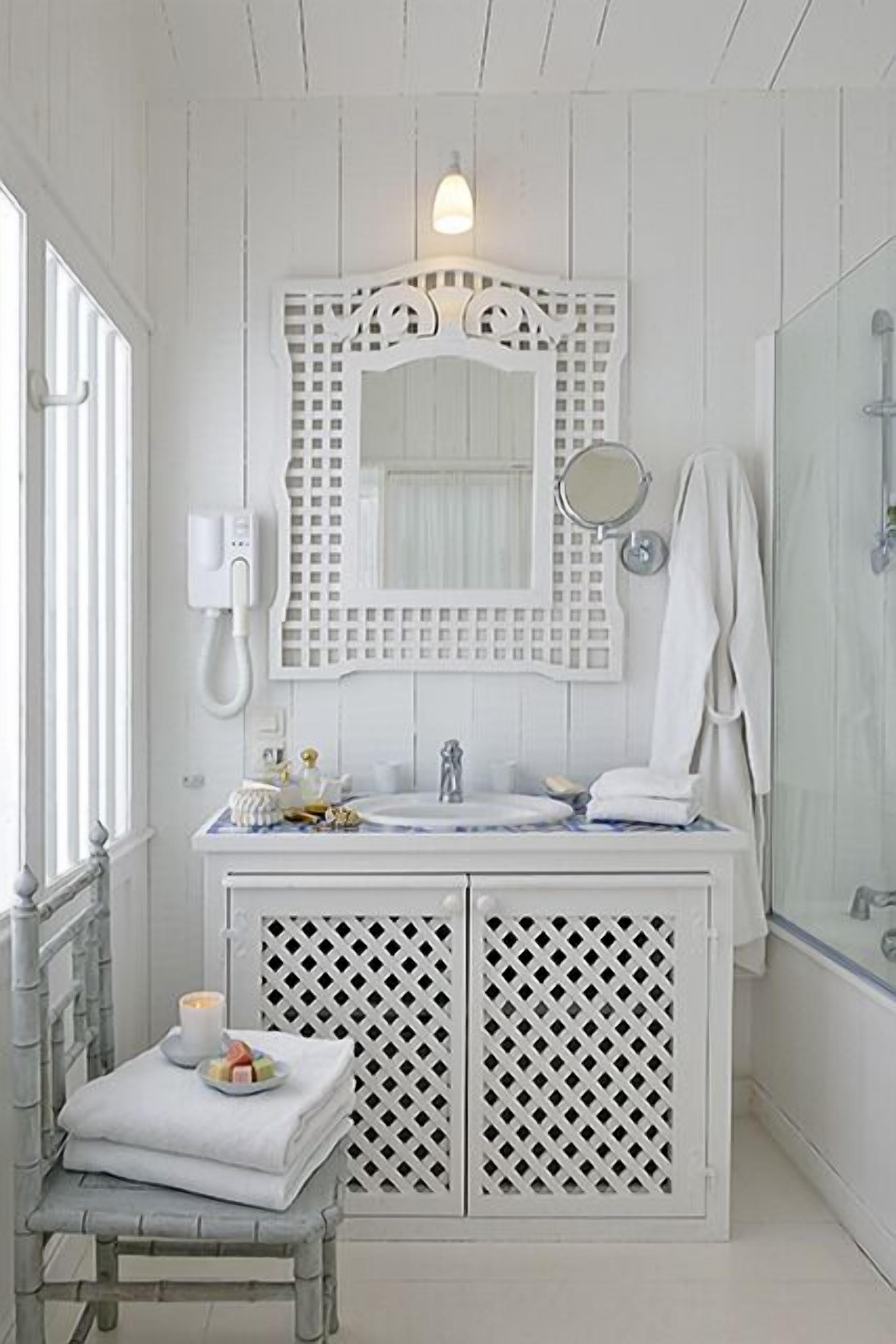 luxury double room | bathroom | free toiletries, hair dryer, bathrobes, slippers