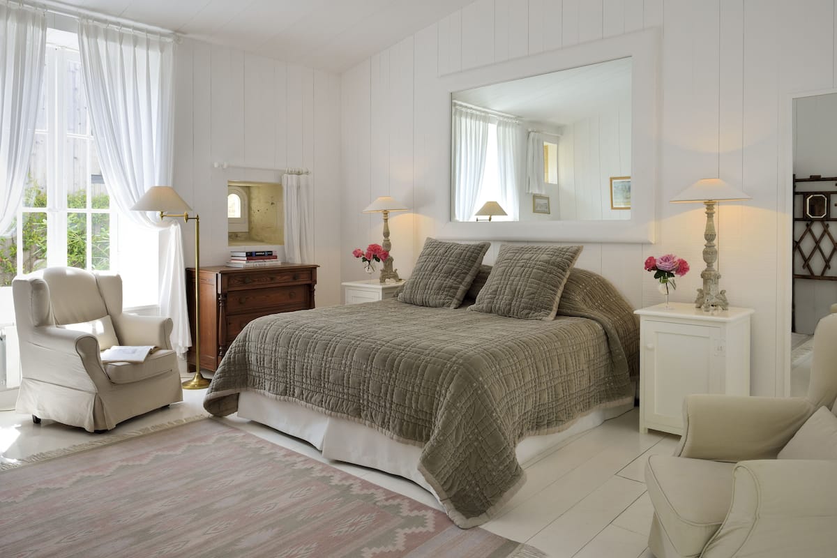 Luxury-Doppelzimmer | Hochwertige Bettwaren, Zimmersafe, individuell dekoriert