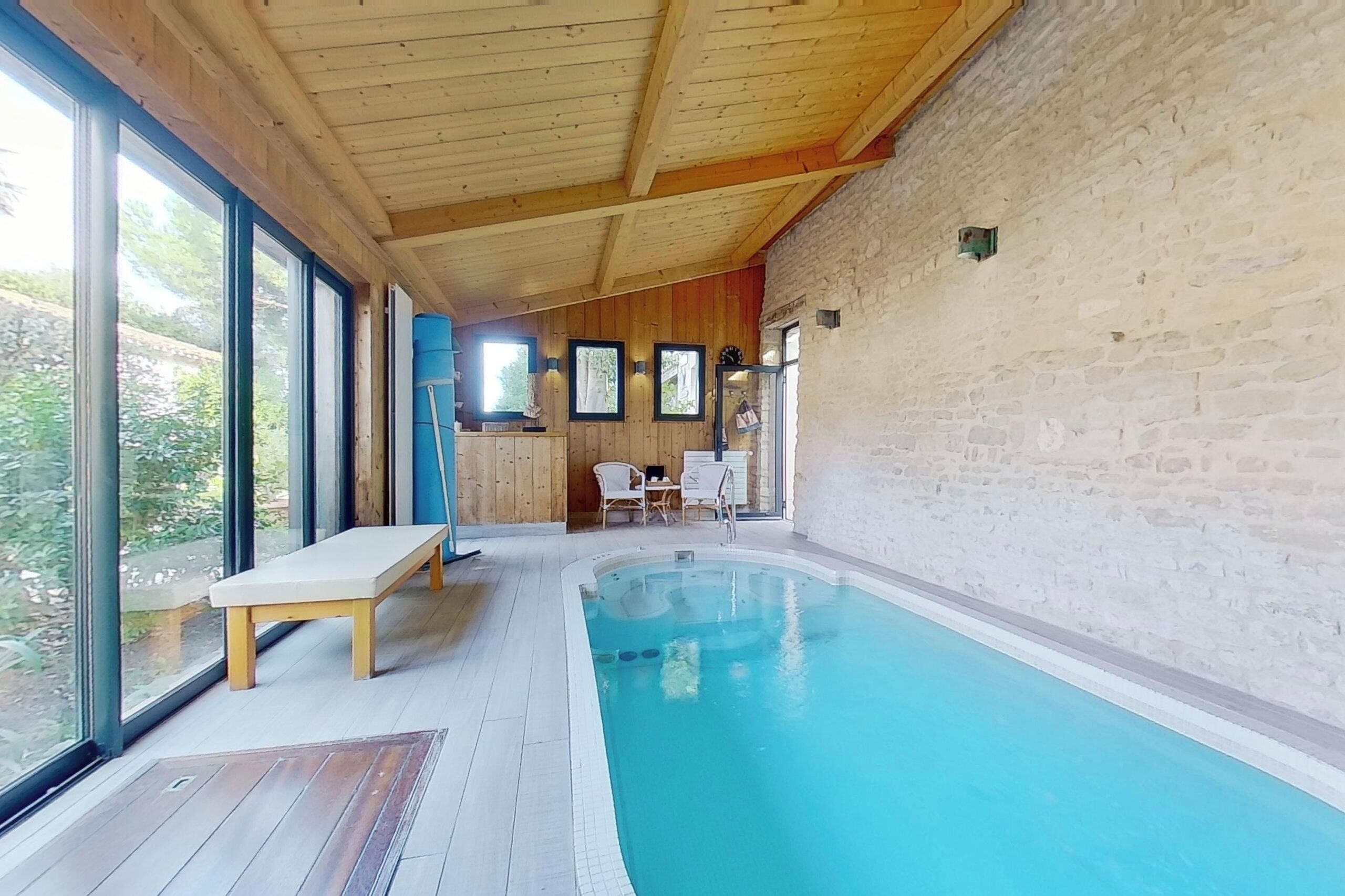 sauna, body treatments, body scrubs, facials, massages