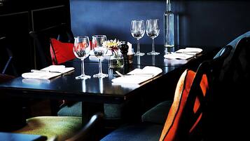 Desayuno buffet (EUR 30 por persona)