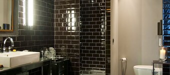 Les Nuits Hotel