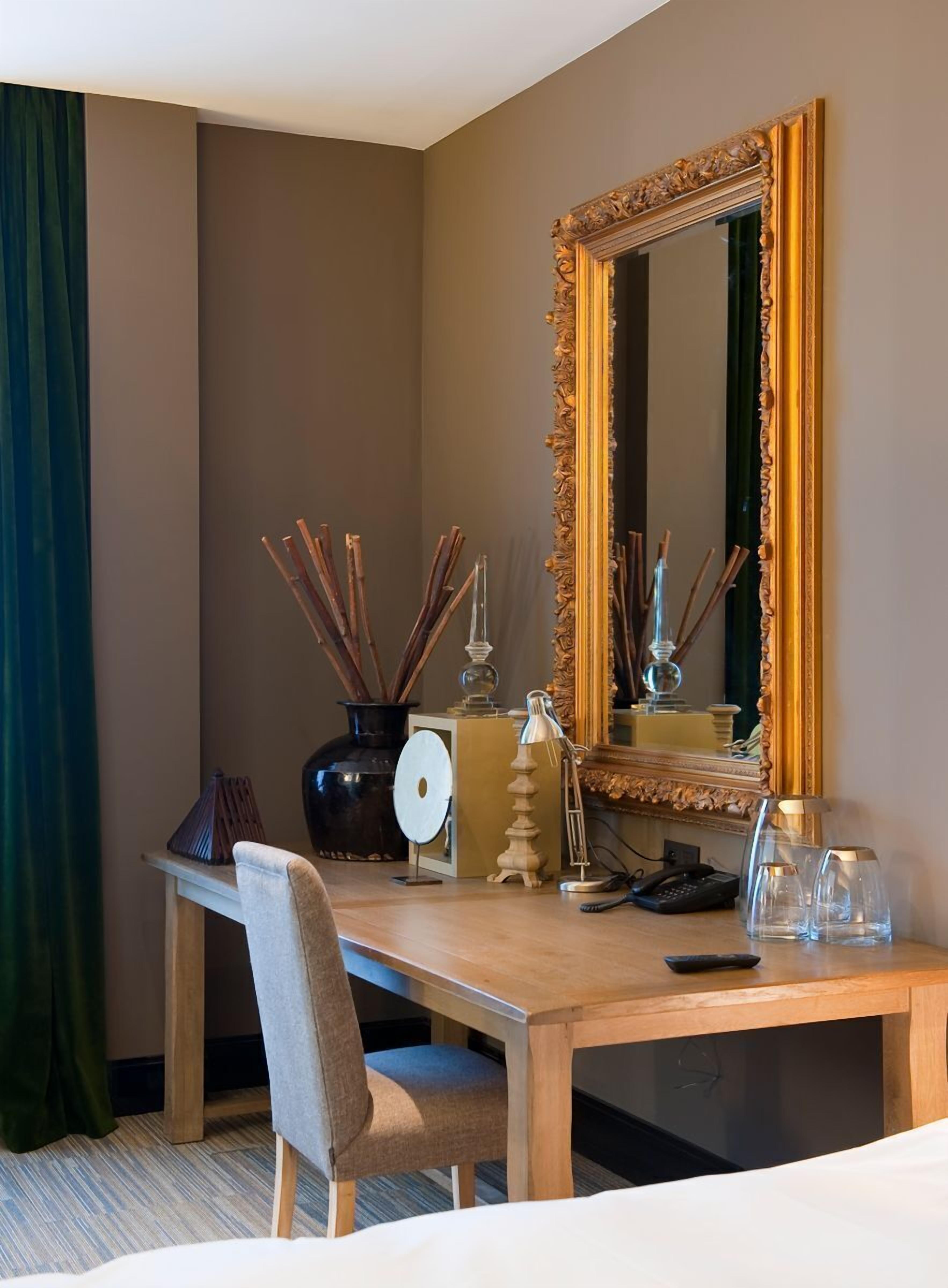 deluxe twin room | premium bedding, individually decorated, desk, soundproofing