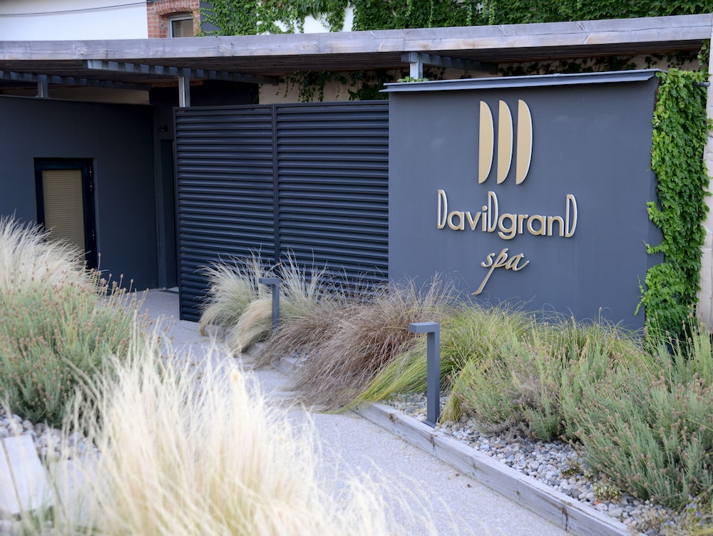 Château de Champlong by null