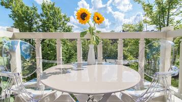 Honeymoon Suite, 1 King Bed | Egyptian cotton sheets, premium bedding, down duvets