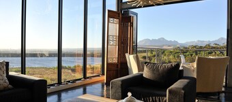 Colourful Manor Luxury Lodge