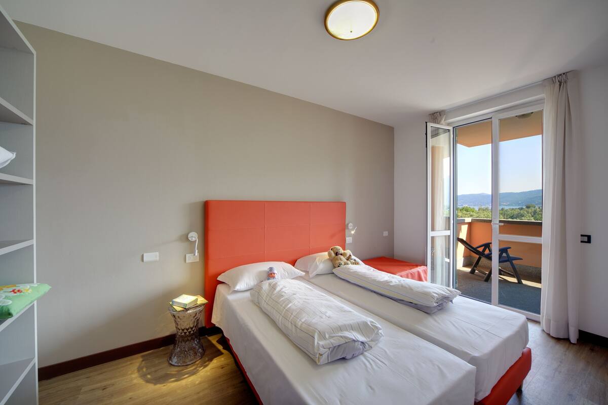 Apartment, 2 Bedrooms, Lake View