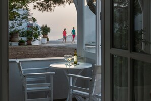 Junior Suite | Terrace/patio - Casa Bianca (Santorini)