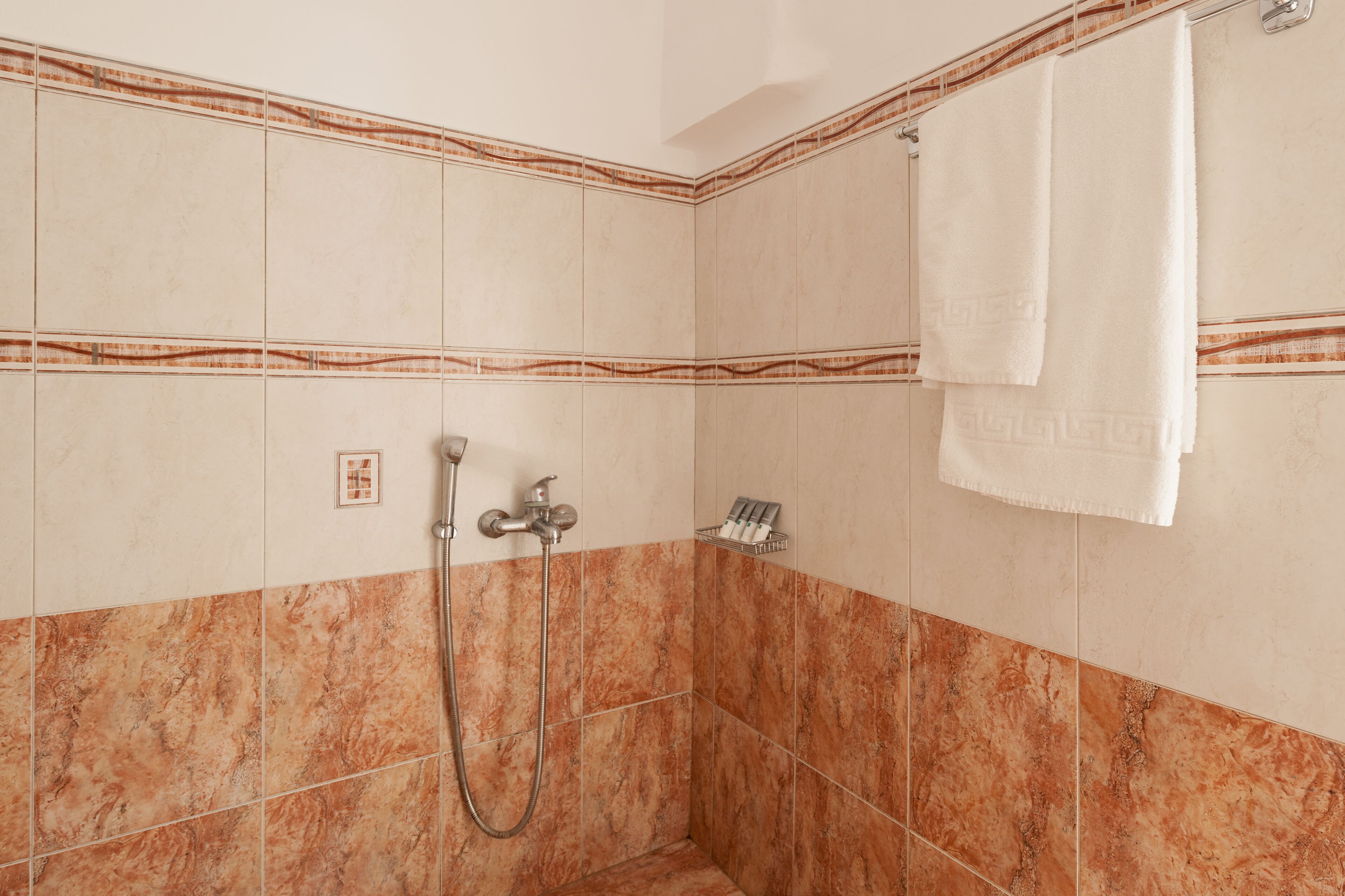 junior suite | bathroom | free toiletries, hair dryer, bathrobes, slippers