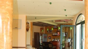 Lounge - Hotel Regina (Bijela)