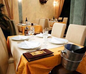 Restaurant - Hotel Regina (Bijela)