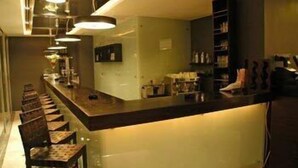 Bar (on property) - Canyon Boutique Hotel (Amman)