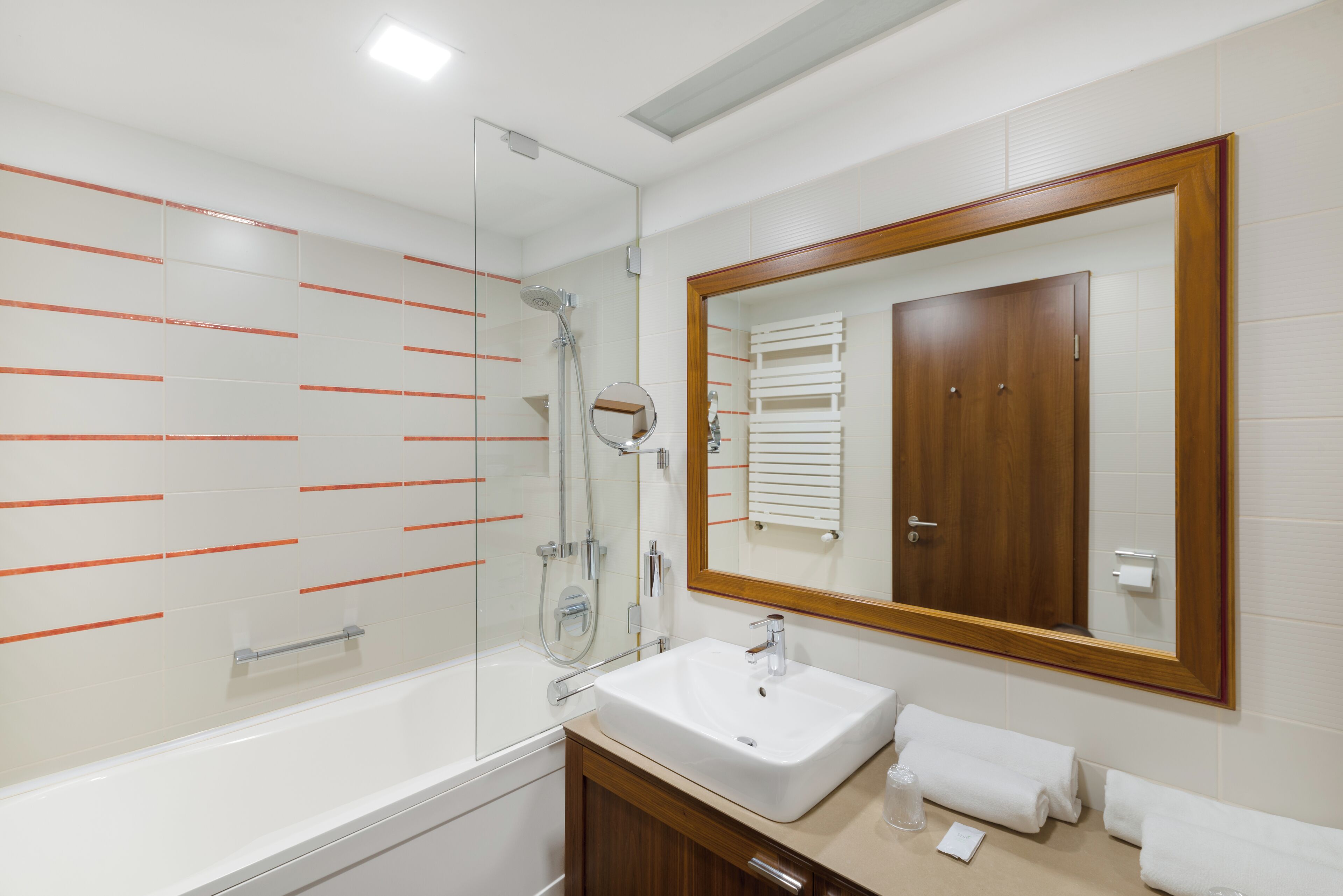 standard single room | 1 bedroom, select comfort beds, minibar, in-room safe