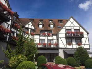 Property entrance - Hôtel Les Alizés (Lipsheim)