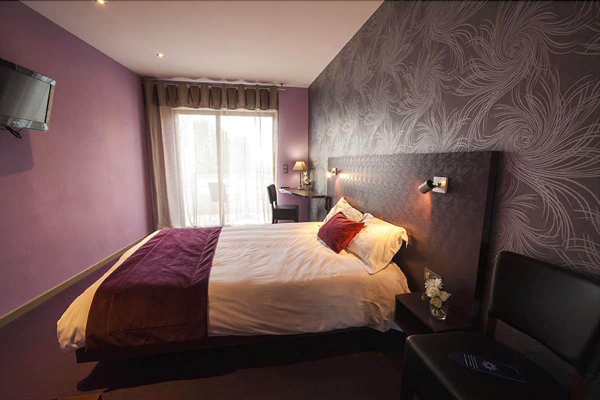 Deluxe kamer, toegankelijk voor mindervaliden | 1 slaapkamer, pillowtop-bedden, een kluis op de kamer, een bureau