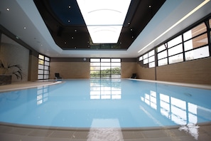 Indoor pool, pool loungers