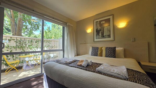 Luksusstudio | Sengetøy av topp kvalitet, skrivebord, lydisolert og strykejern/-brett