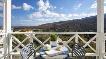 Egyptian cotton sheets, premium bedding, memory-foam beds, minibar