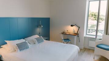 Desk, free cribs/infant beds, rollaway beds, free WiFi