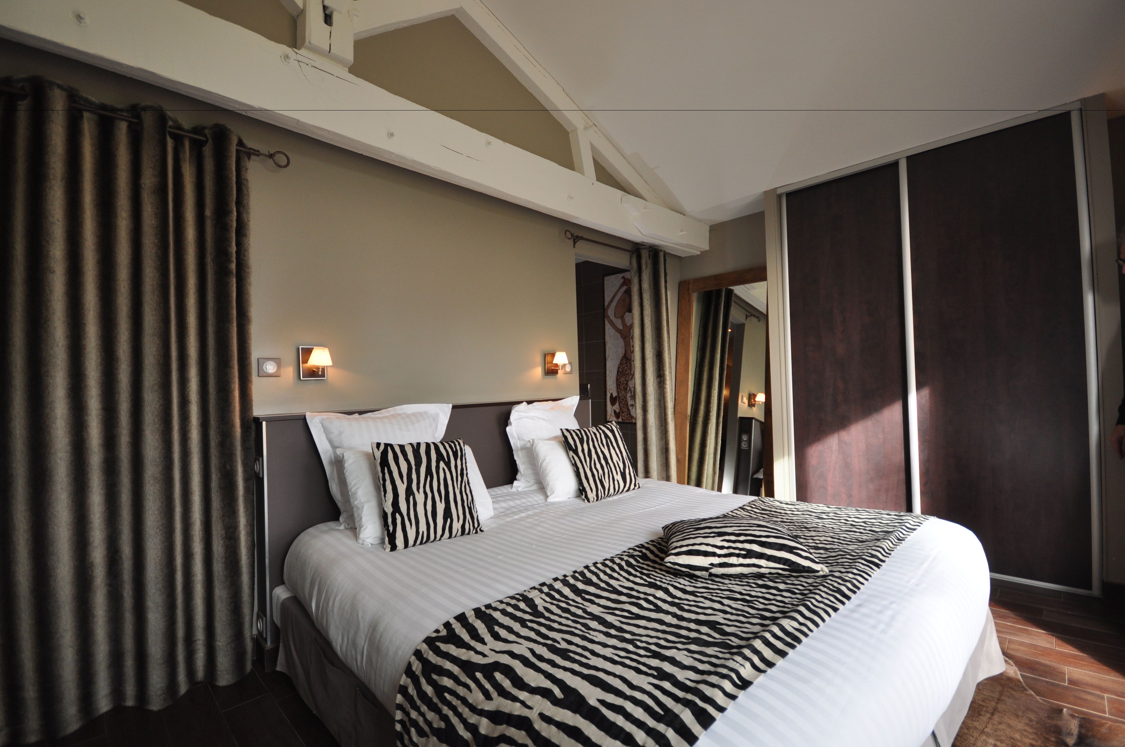 superior double room, terrace (dans anciens chais) | premium bedding, minibar, in-room safe, desk
