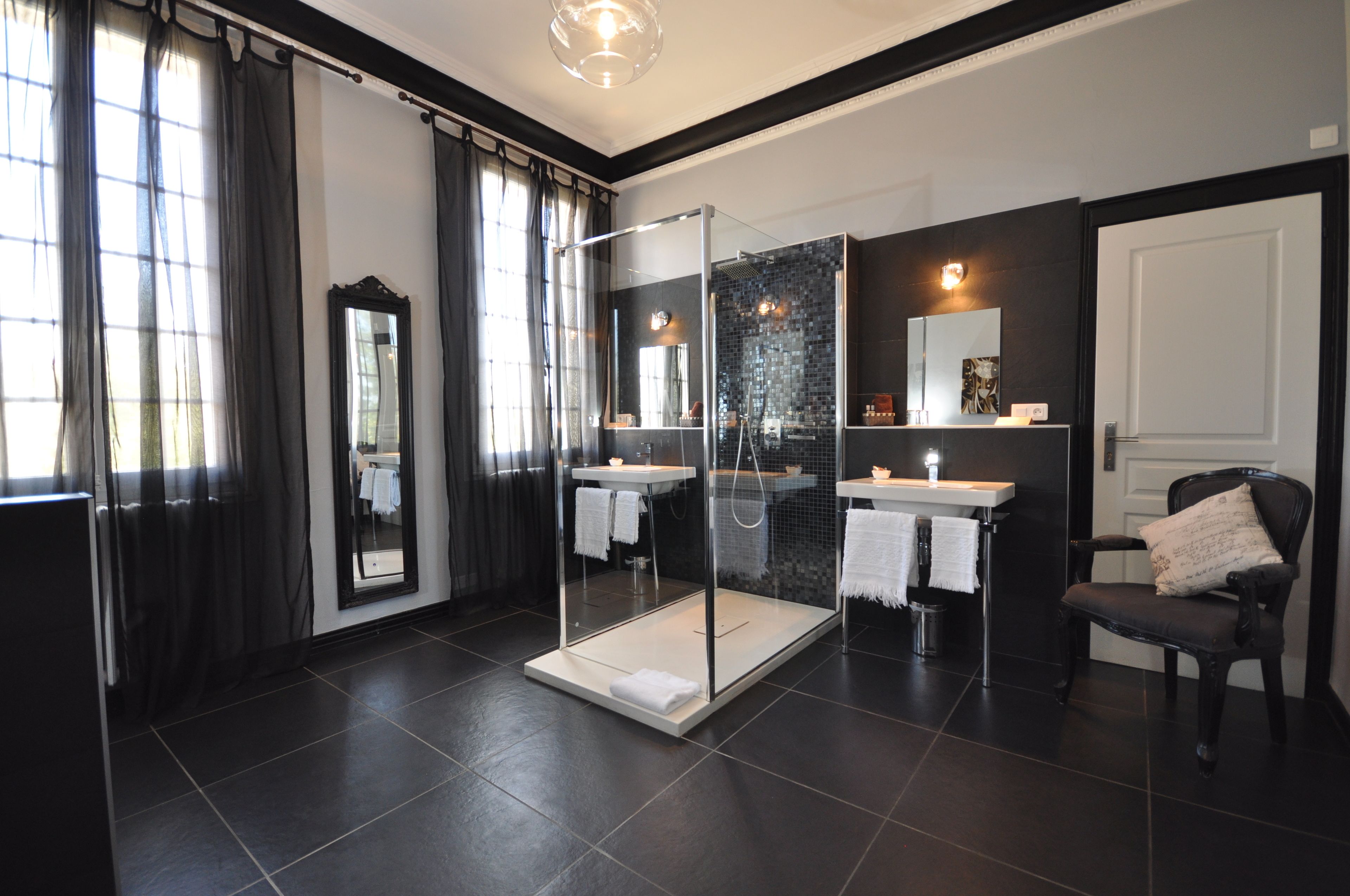 superior double room in the castle | bathroom | free toiletries, hair dryer, dressing gowns, towels