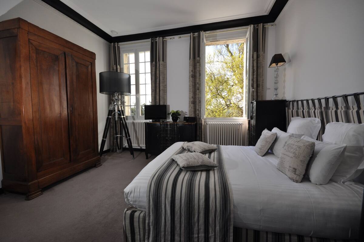 Superior Double Room in the Castle | Premium bedding, minibar, in-room safe, desk